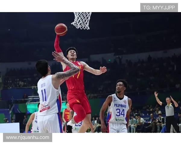 中国男篮逆袭胜菲律宾晋级世界杯四强，周琦领衔全队表现抢眼