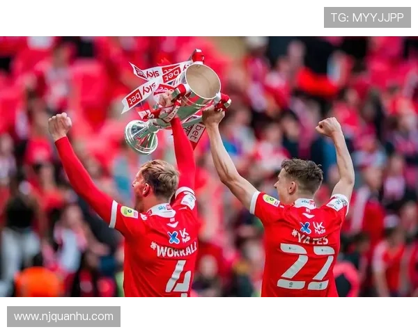 西汉姆联俱乐部主场再创佳绩新援闪耀全场助球队稳居英超中游