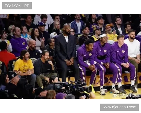 詹姆斯带领湖人迎战勇士，揭幕战精彩对决引爆新赛季激情