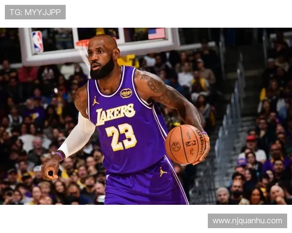 詹姆斯带领湖人逆袭勇士 关键时刻表现堪称传奇